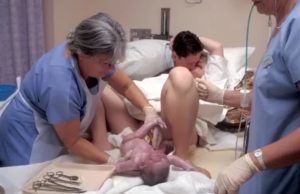 Истинный узел пуповины. Как быть? Рожать самой или кесарево?