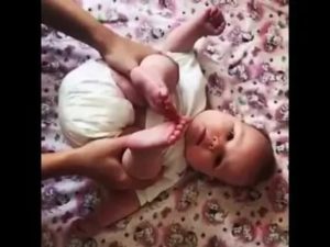 Помогите клизмы ребёнку в 2 месяца не может сама покакать