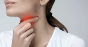 Очень сильная боль в горле и груди